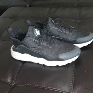Nike woman’s huraches